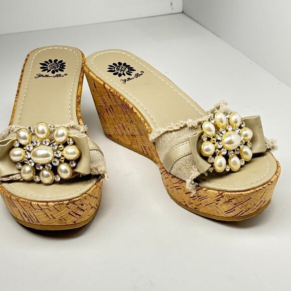 Yellow Box Maryland Beige Fringed Rhinestones Faux Pearls Cluster Sandals Size 7 - Picture 1 of 9